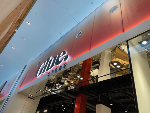 Illuminated Signage 10 AE8CA9C0 33C1 42B2 AA60 8EF9956ED19A
