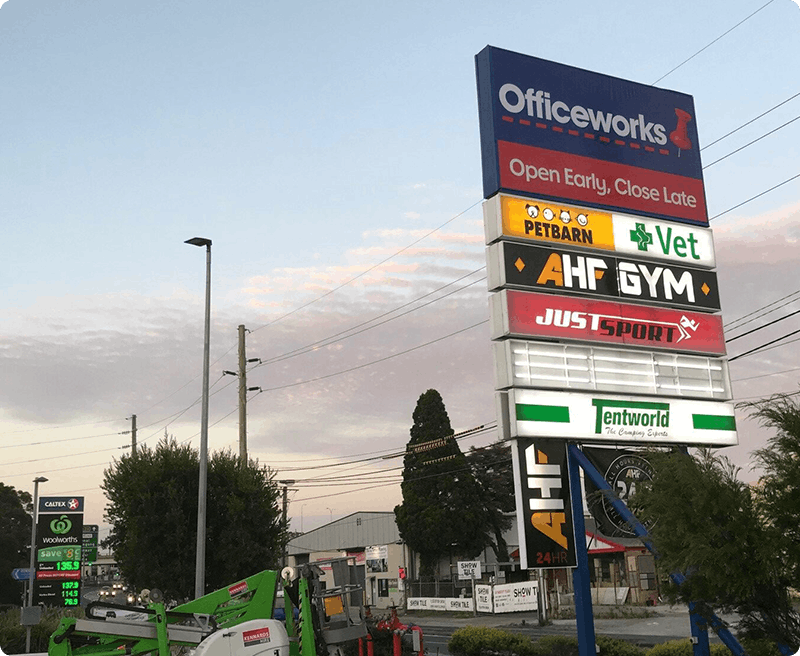 Services 13 05 pylon signs